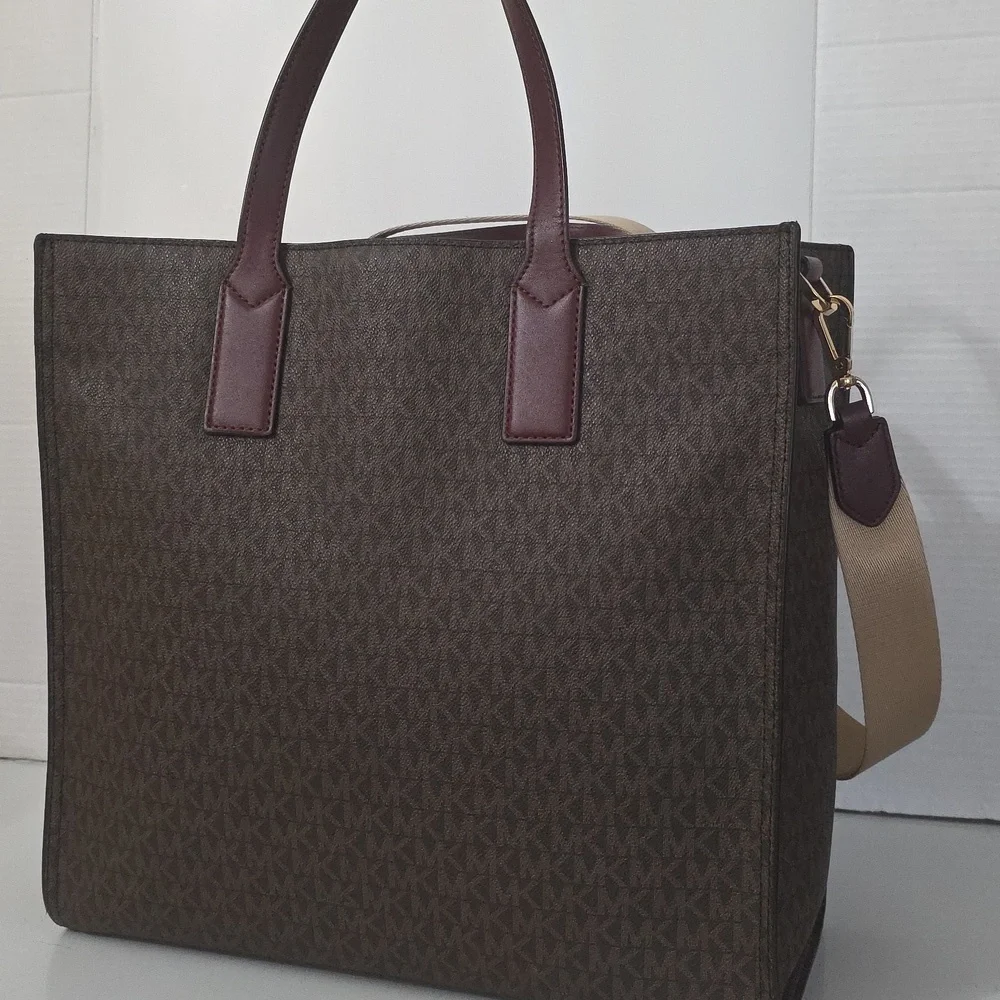 Michael Kors Dark Brown and Beige Women's Tote Bag - Picture 4 of 6